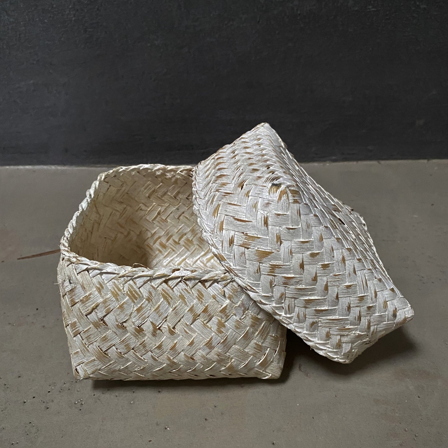 WOVEN BOX (INDONESIA) SML 14L 14W 11H WHTW