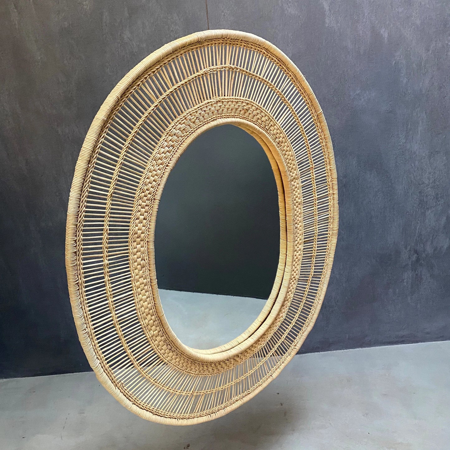 MIRROR FRAME WOVEN (MALAWI) OVAL 80D 95H NAT