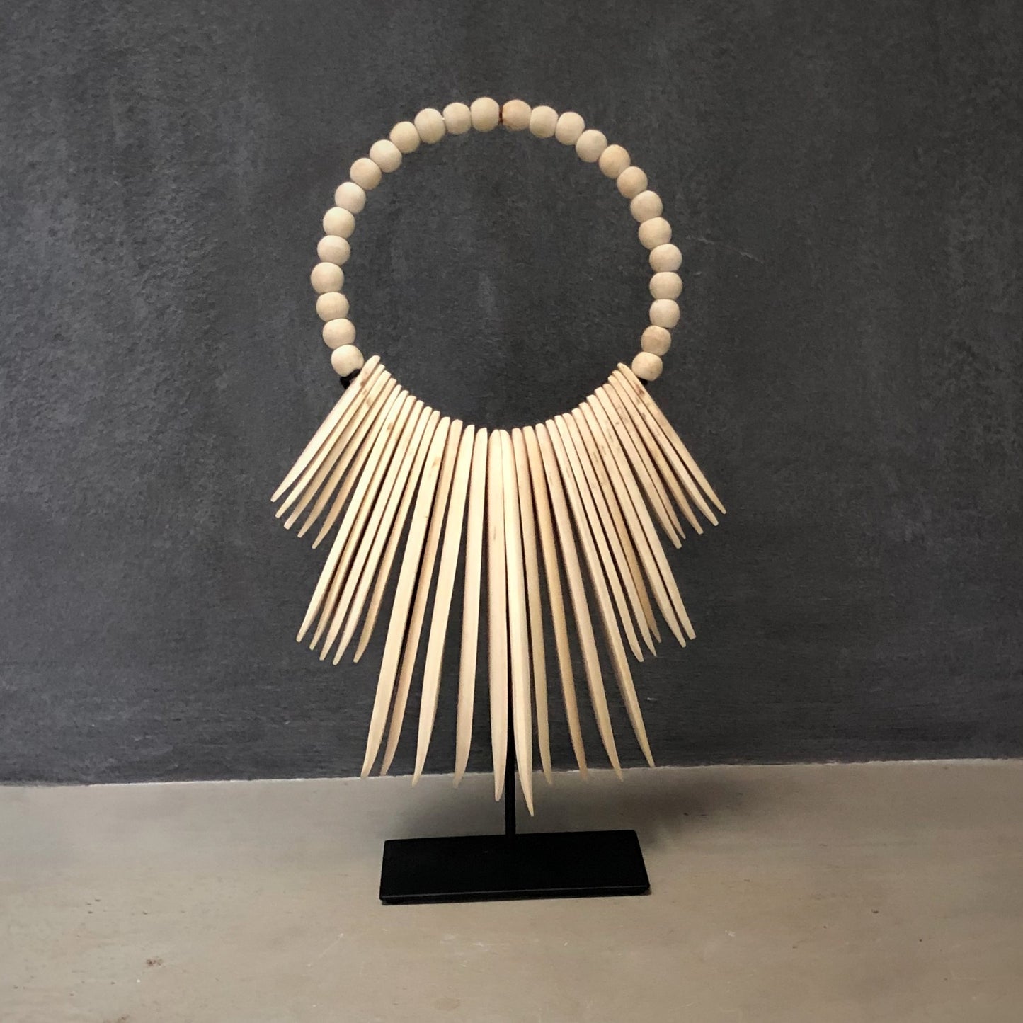 BALINESE COLLAR (INDONESIA) CUTTLE 24W 44H NAT