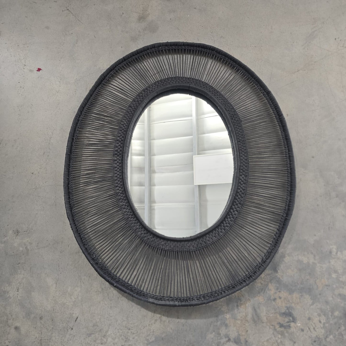 MIRROR FRAME WOVEN (MALAWI) OVAL 80D 95H BLK
