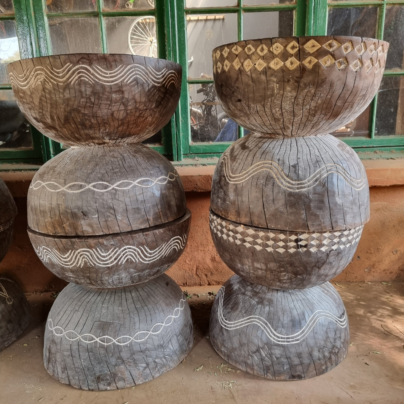 STOOL/SIDE-TABLE (CAMEROON) 51D 43H