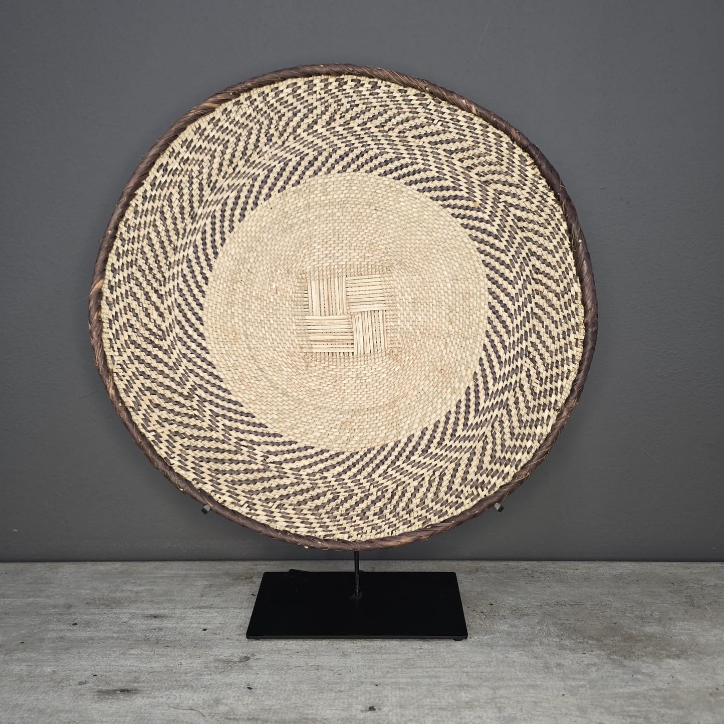TONGA BASKET (ZIMBABWE) 38-43D NATURAL +STAND