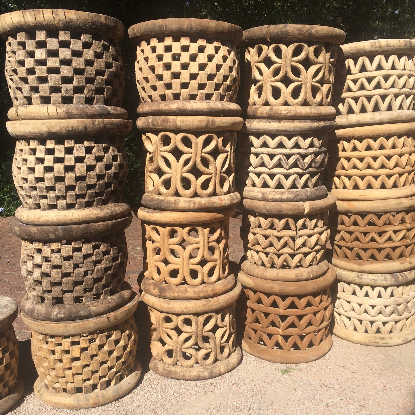 STOOL/SIDE-TABLE (CAMEROON) 55D 43H NATURAL