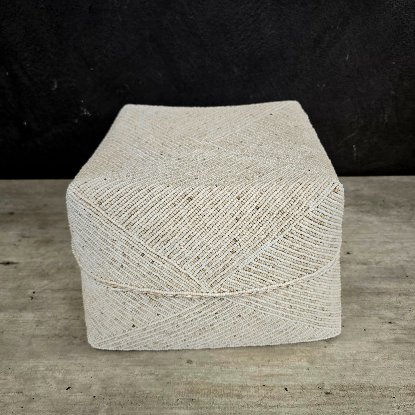 BEADED BOX (INDONESIA) WHT/NAT