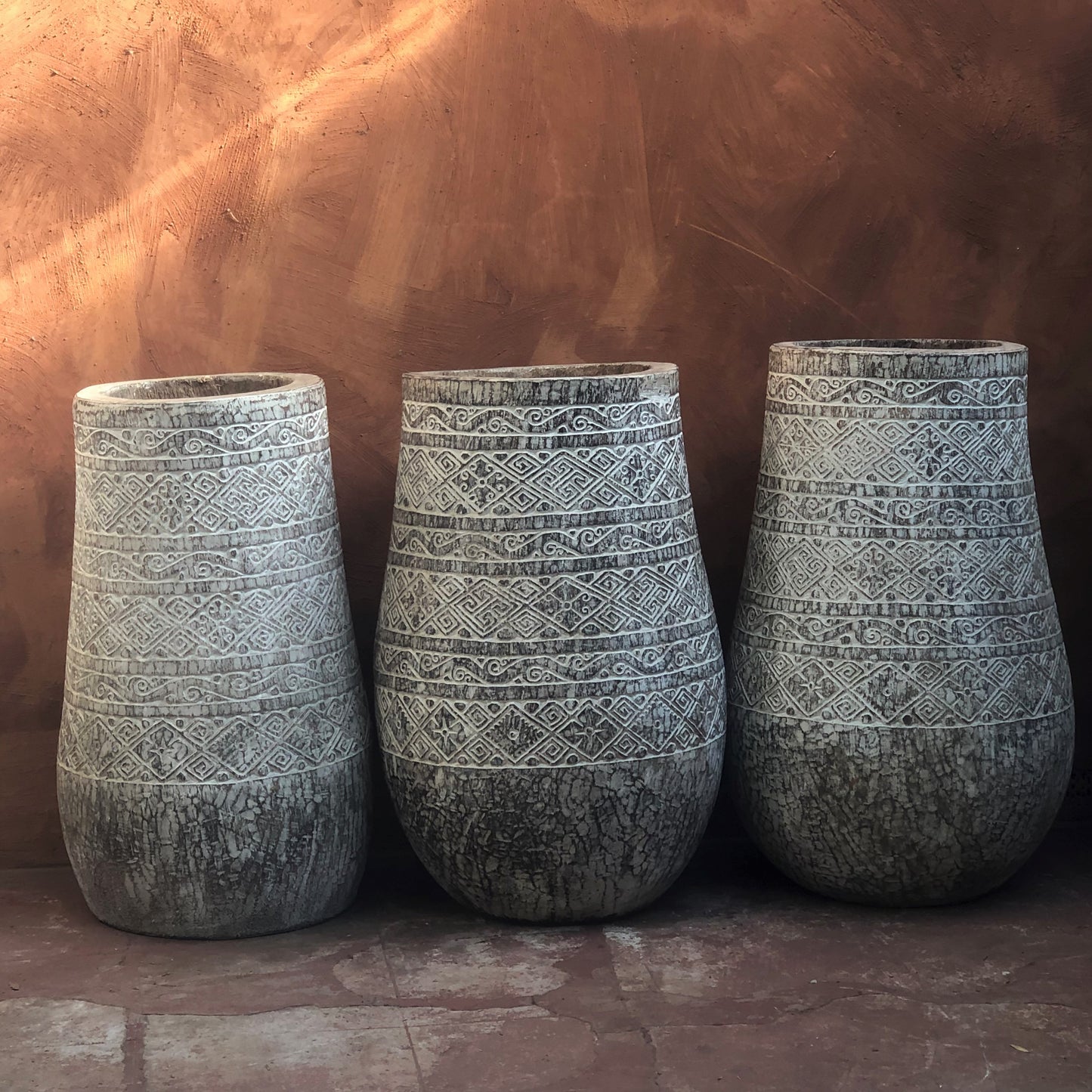 ENGRAVED VESSEL (INDONESIA) COCONUT 50L 50W 60H WHTW