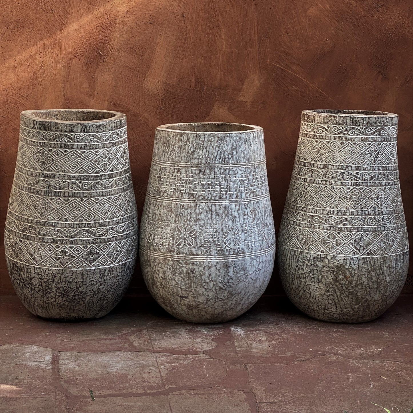 ENGRAVED VESSEL (INDONESIA) COCONUT 50L 50W 60H WHTW
