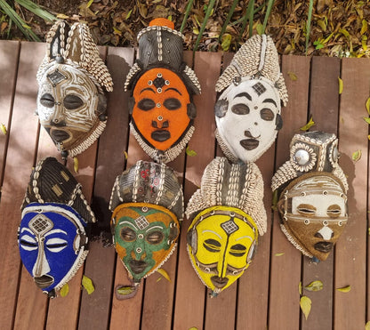 PUNU MASK (CAMEROON/GABON) 40H BEADED