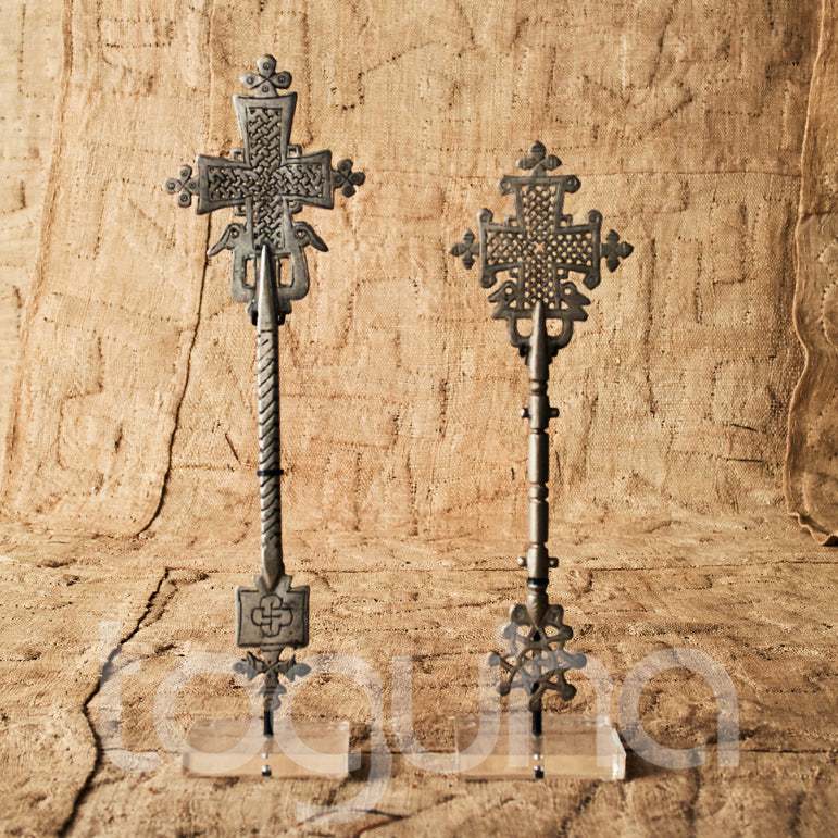 HAND CROSS 24