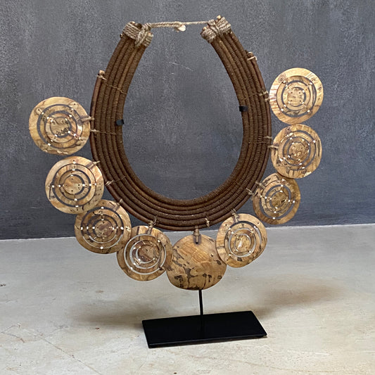 PAPUA SHELL COLLAR (INDONESIA) SPIRAL 39W 42H BRN