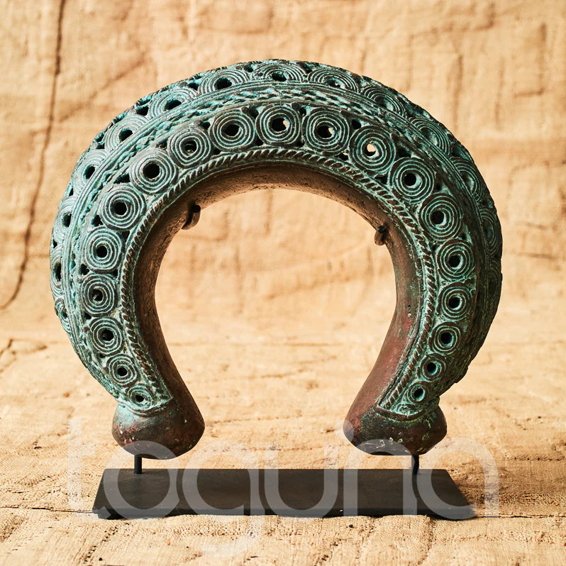 BENIN BANGLE (BENIN/NIGERIA) LRG CRESCENT 30D
