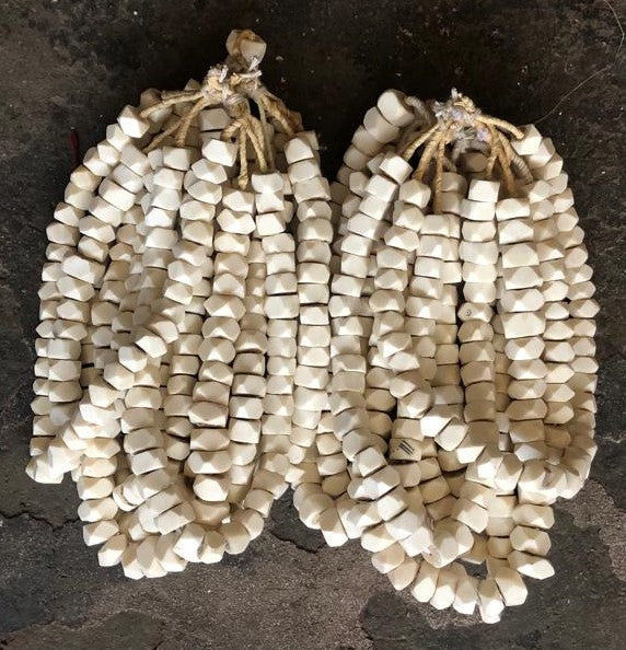 BONE BEAD (KENYA) MED WHT