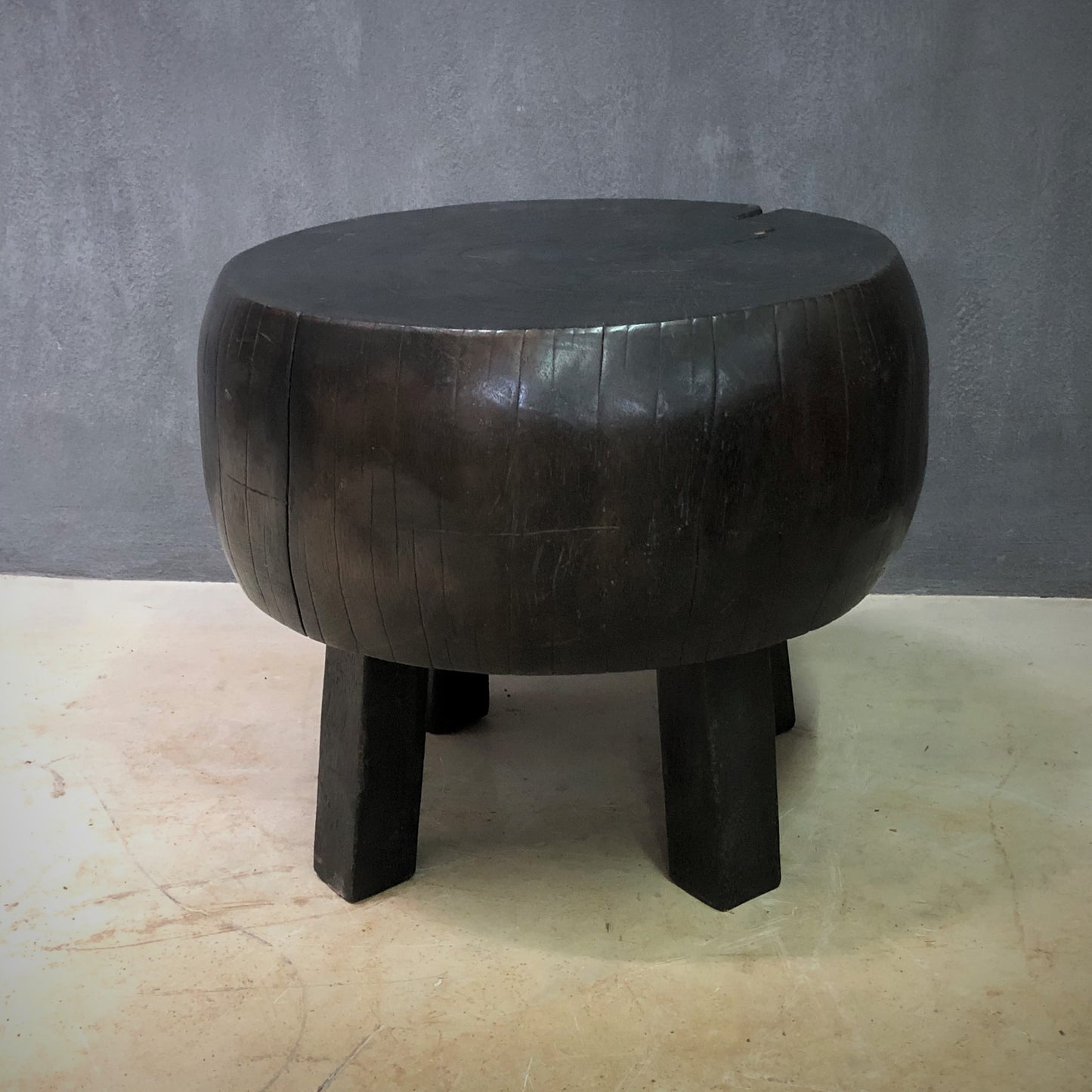 BALINESE SIDE-TABLE (INDONESIA) DONUT 55L 55W 45H BLK