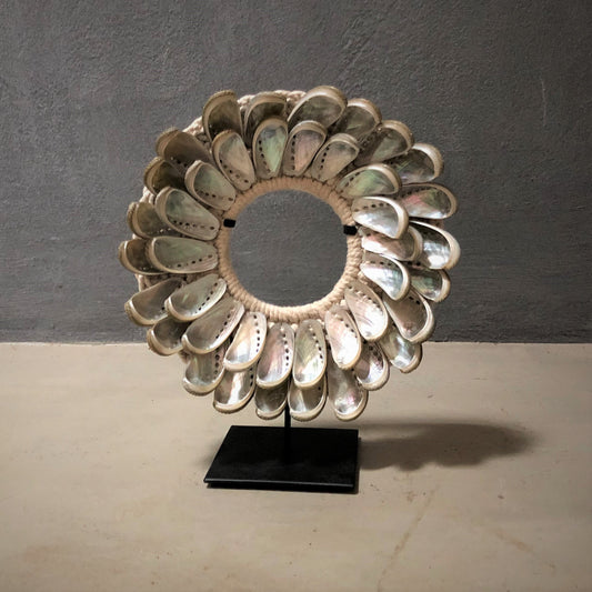 PEARL SHELL COLLAR (INDONESIA) SML 20W 25H SLVR