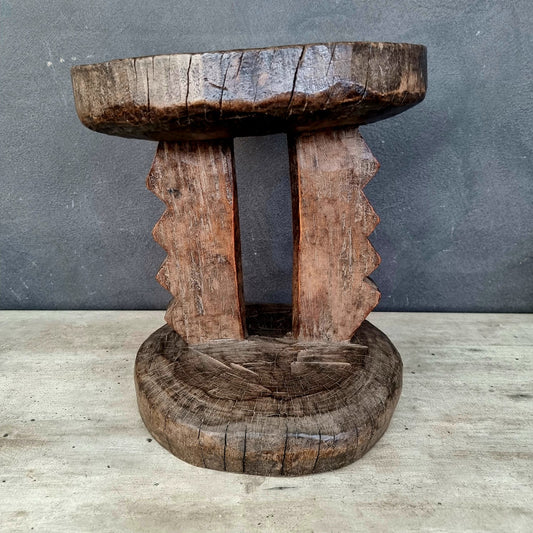 LOZI STOOL (ZAMBIA) ROUND 28D 33H