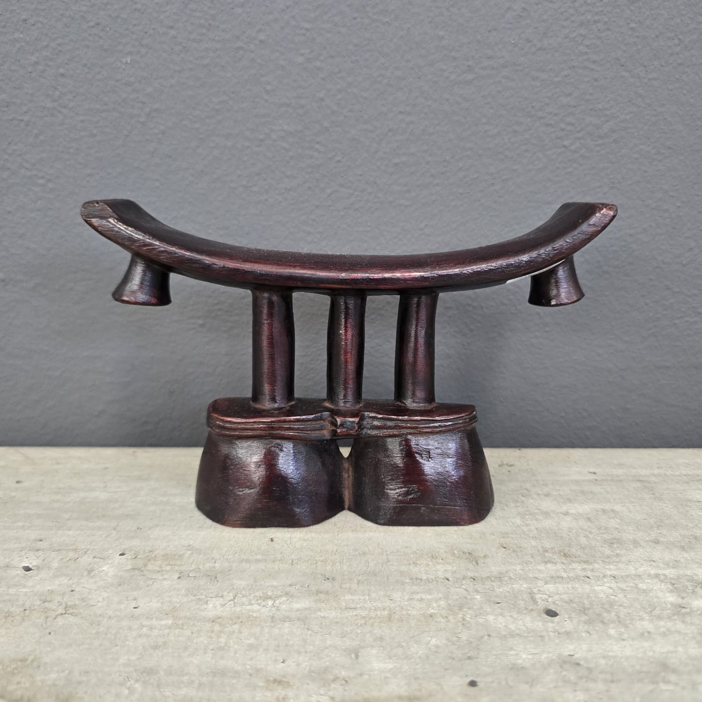 ZOOMORPHIC HEADREST (CAMEROON) 15H