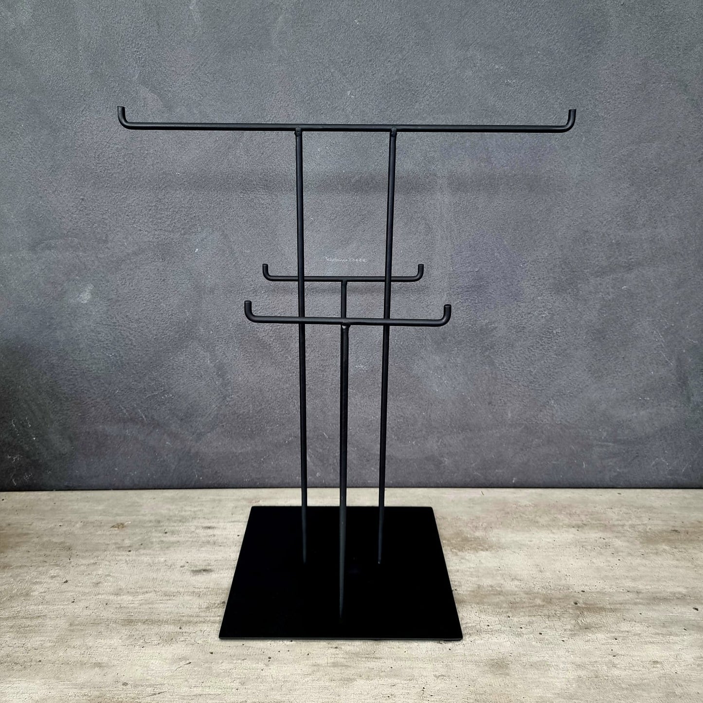 BEAD STAND GK DISPLAY BLACK 30W 60H