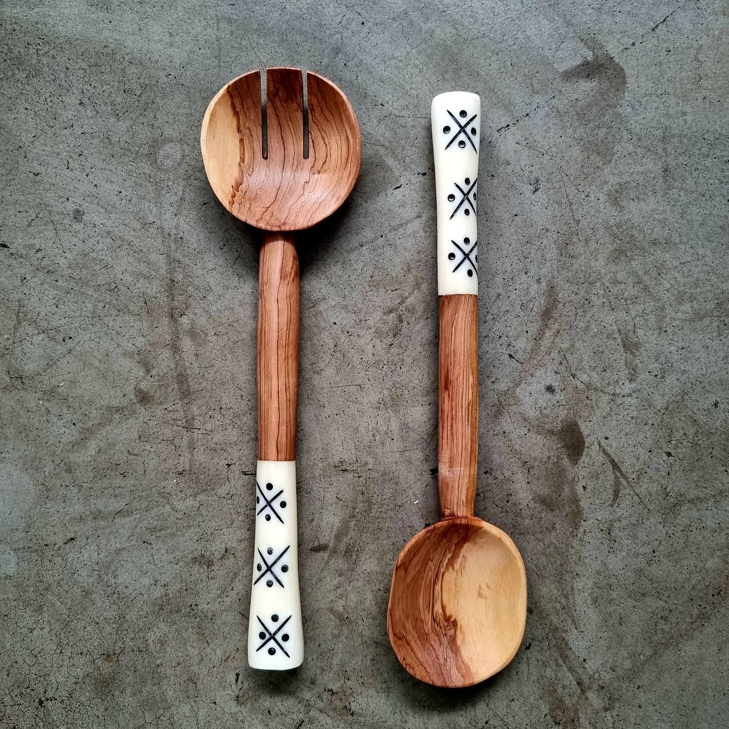 SALAD SERVERS (KENYA) 32L MIX