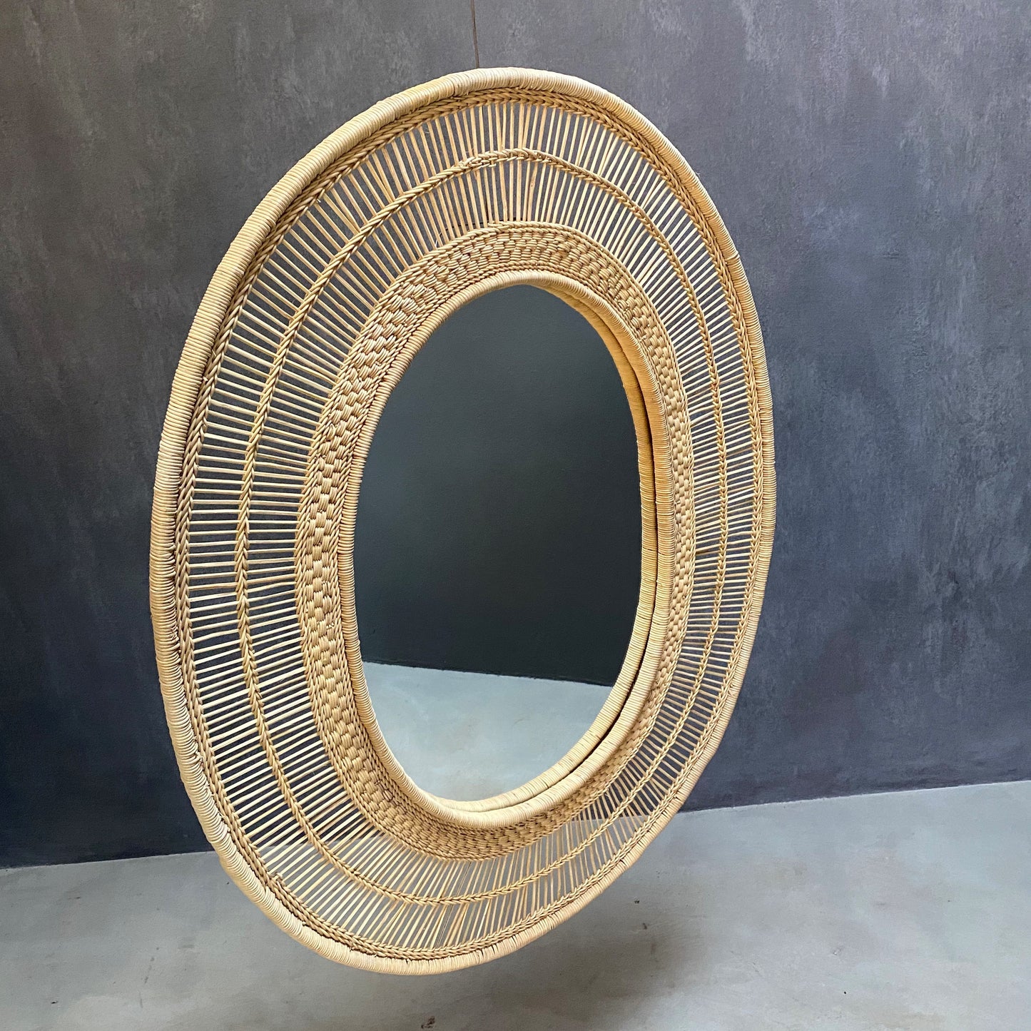 MIRROR FRAME WOVEN (MALAWI) OVAL 80D 95H NAT