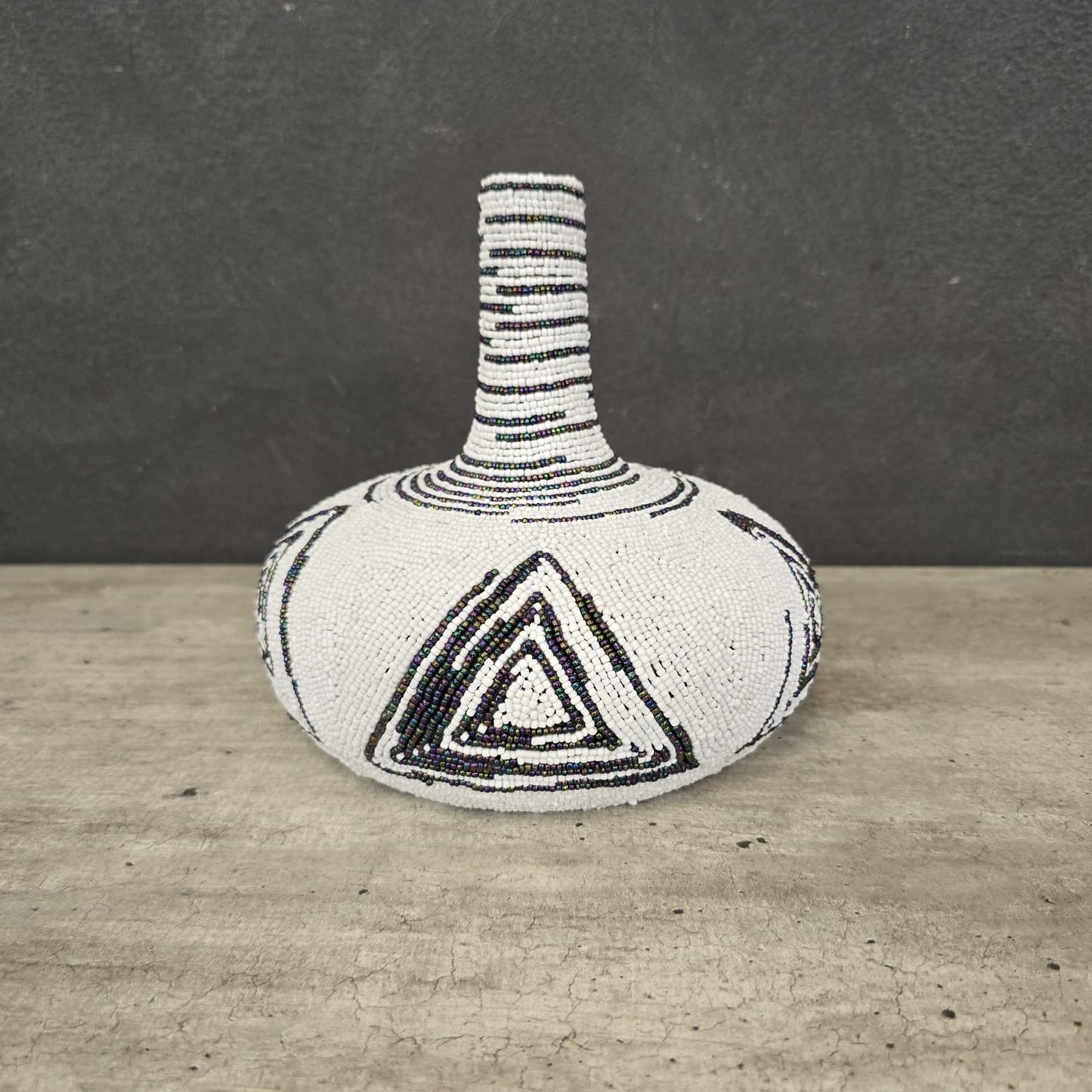 ARG VASE (SOUTH AFRICA) BEADED MED BOXED