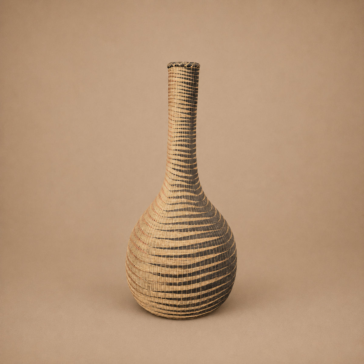 TUTSI VESSEL BASKET (RWANDA) 70-80H