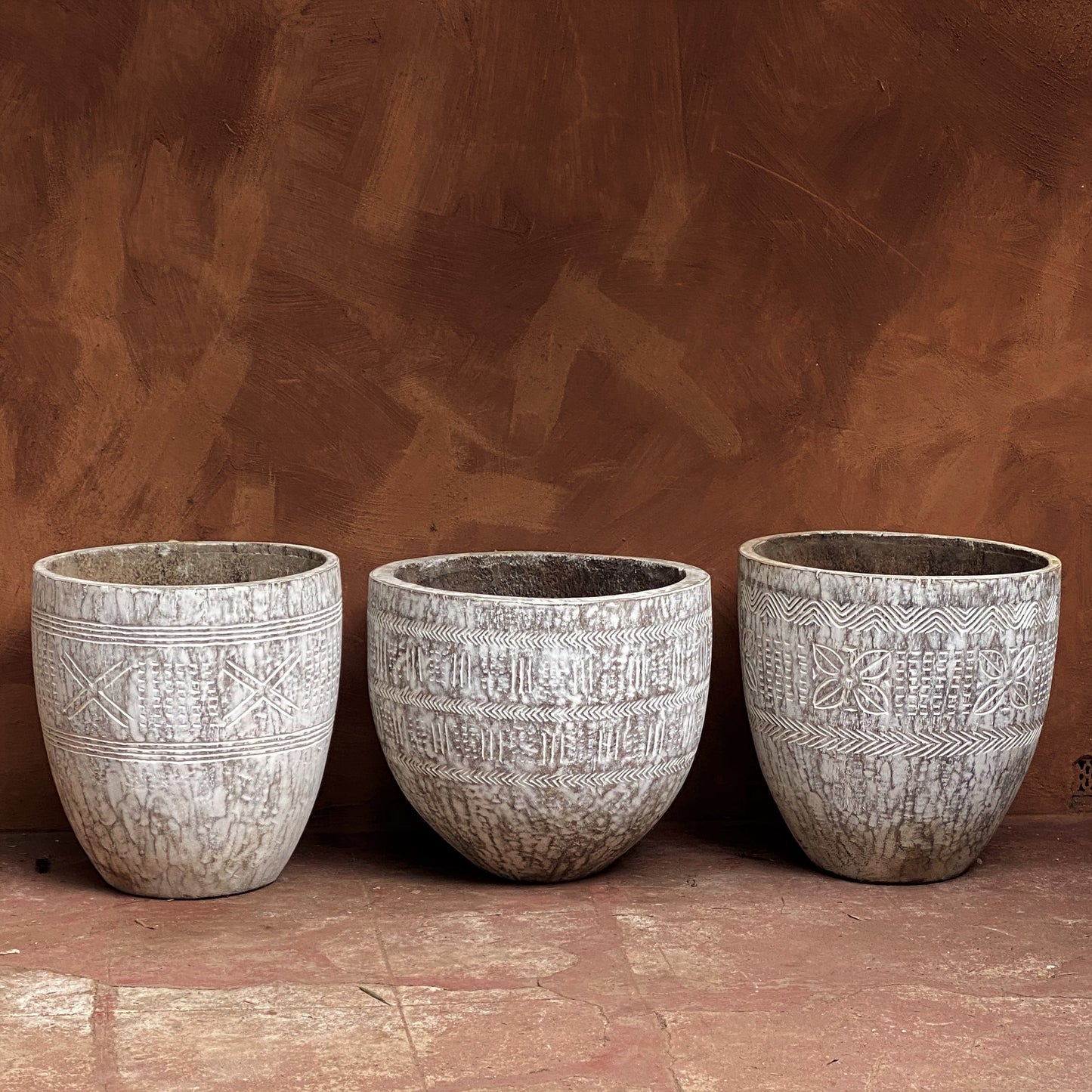 ENGRAVED VESSEL (INDONESIA) COCONUT 50L 50W 60H WHTW