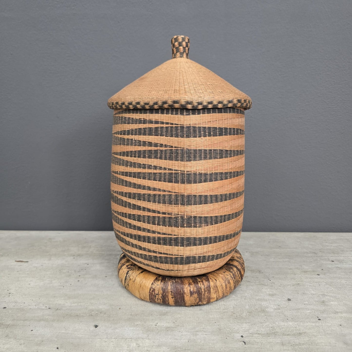 TUTSI CONTAINER BASKET & LID (RWANDA) 40H