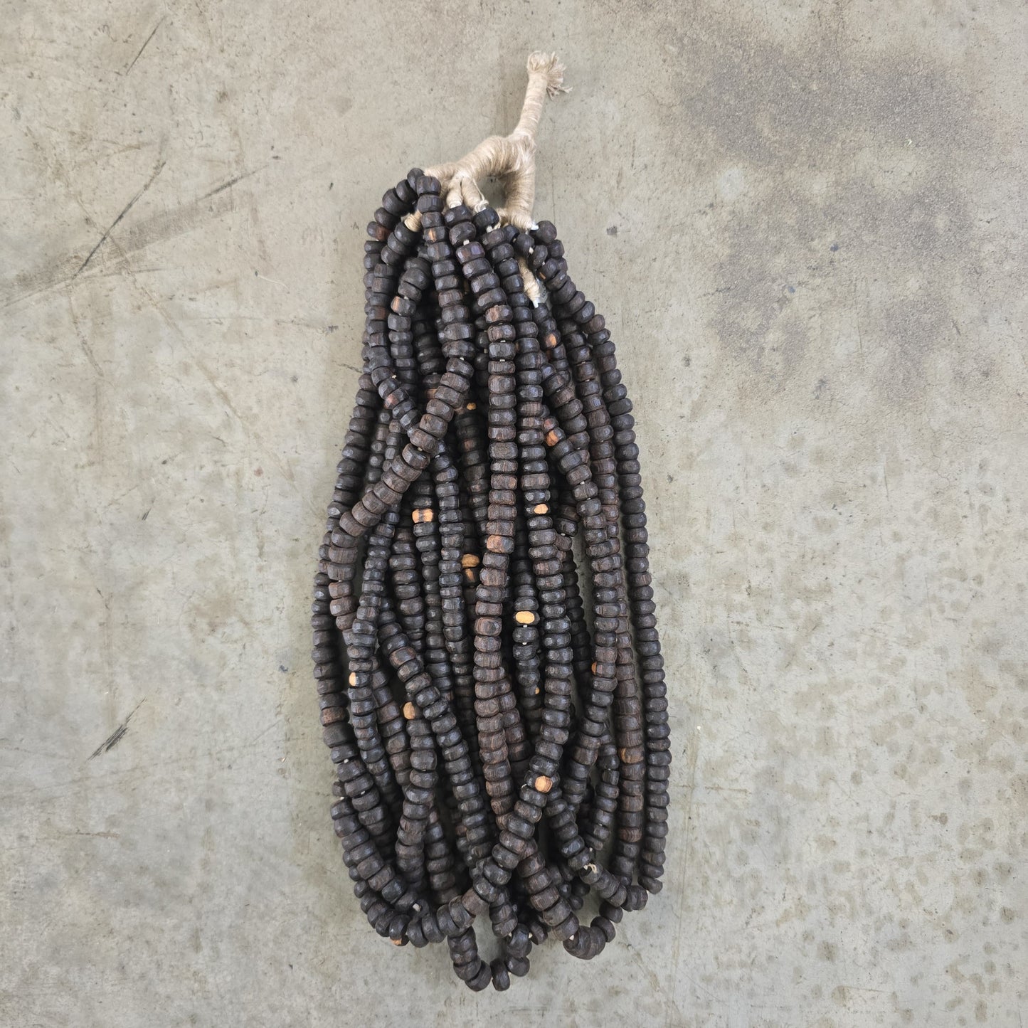 WOOD BEAD (KENYA) SML DSK DRK