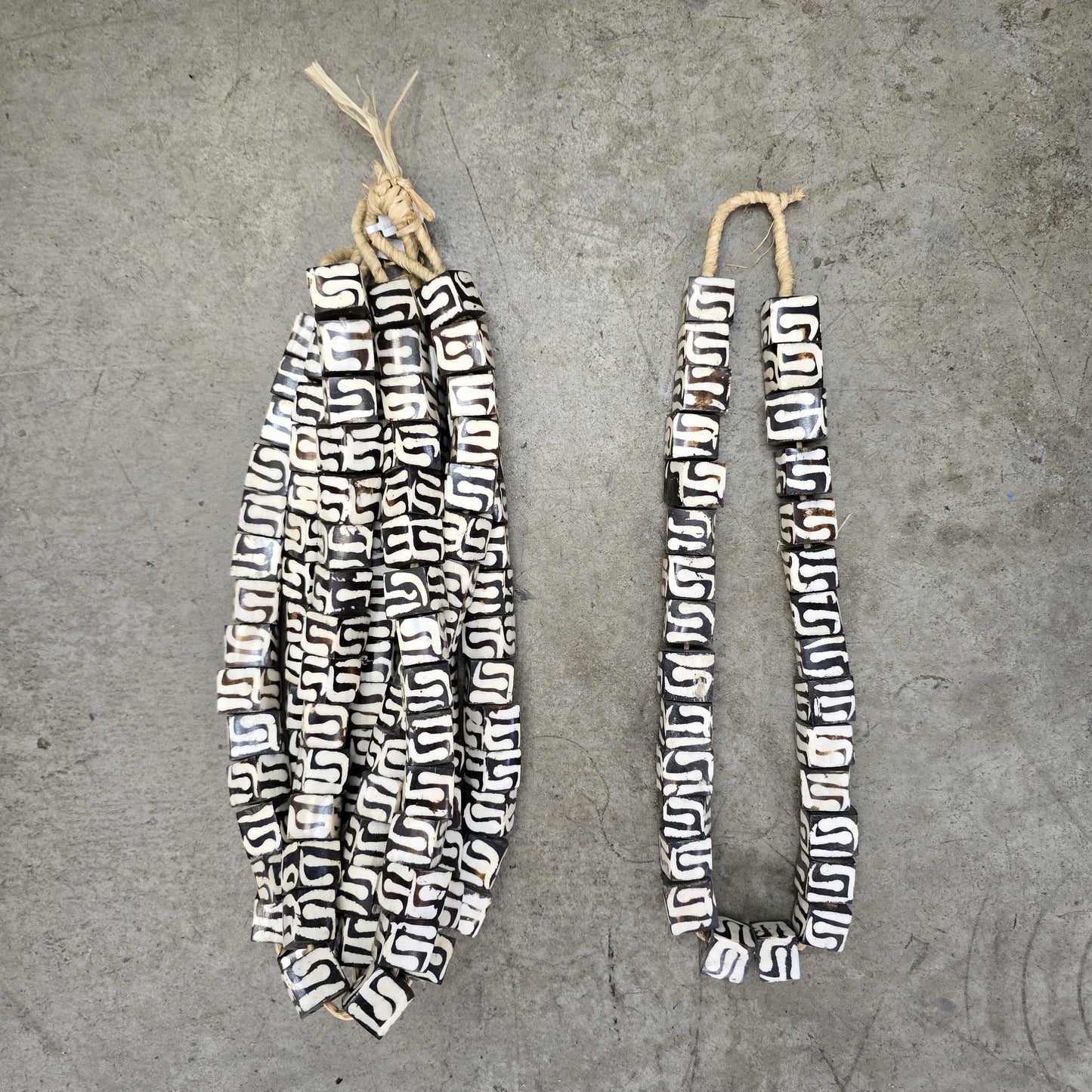 BONE BEAD (KENYA) LRG SQU BTK