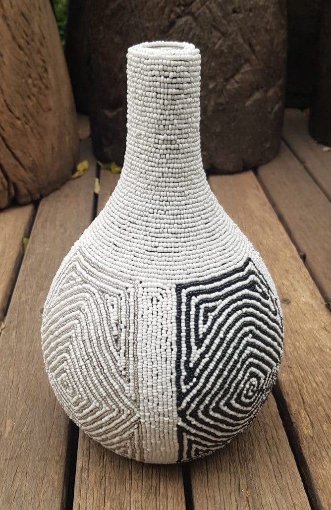 SAO VASE (SOUTH AFRICA) BEADED MED
