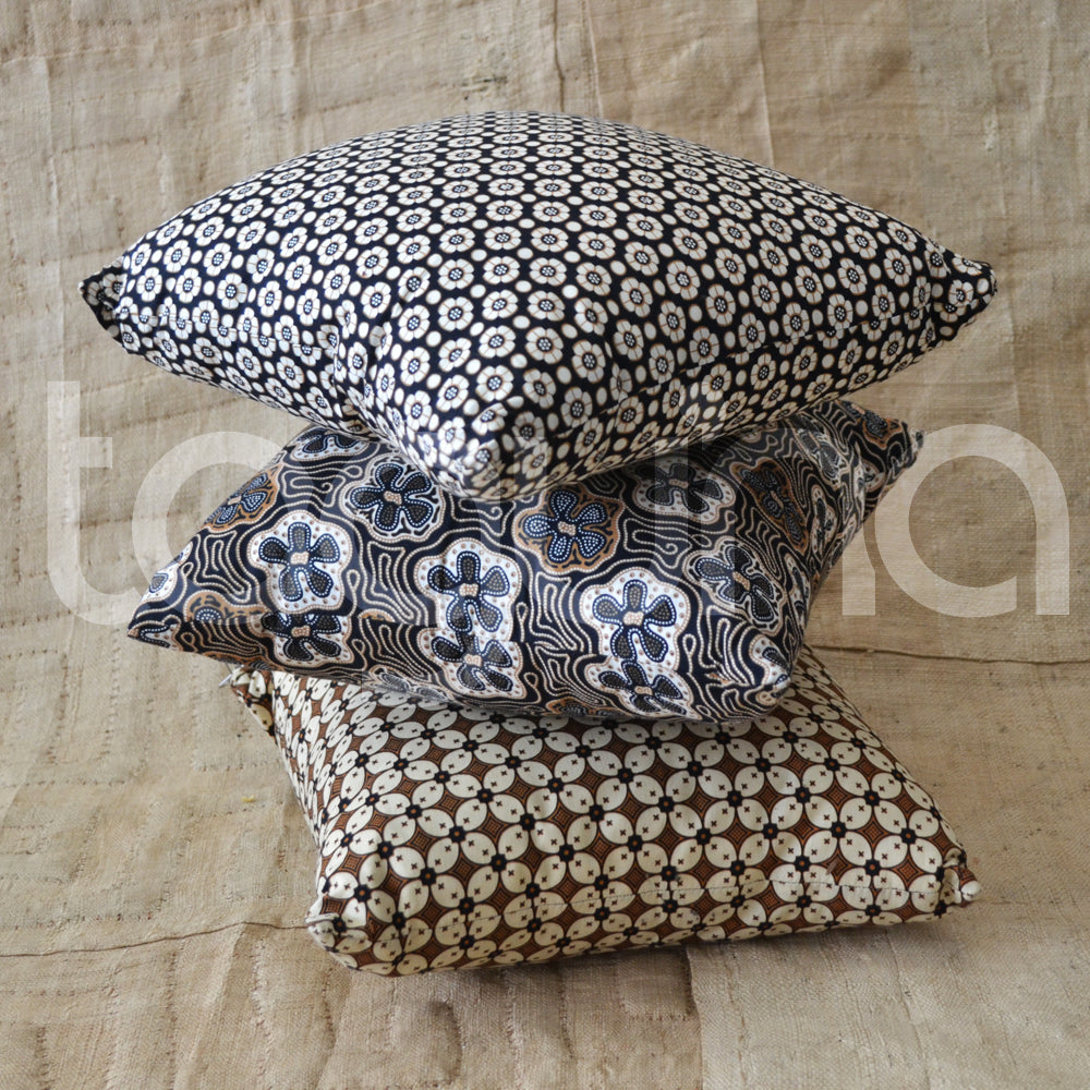BALINESE CUSHION (INDONESIA) BEADED 50L 30W NAT