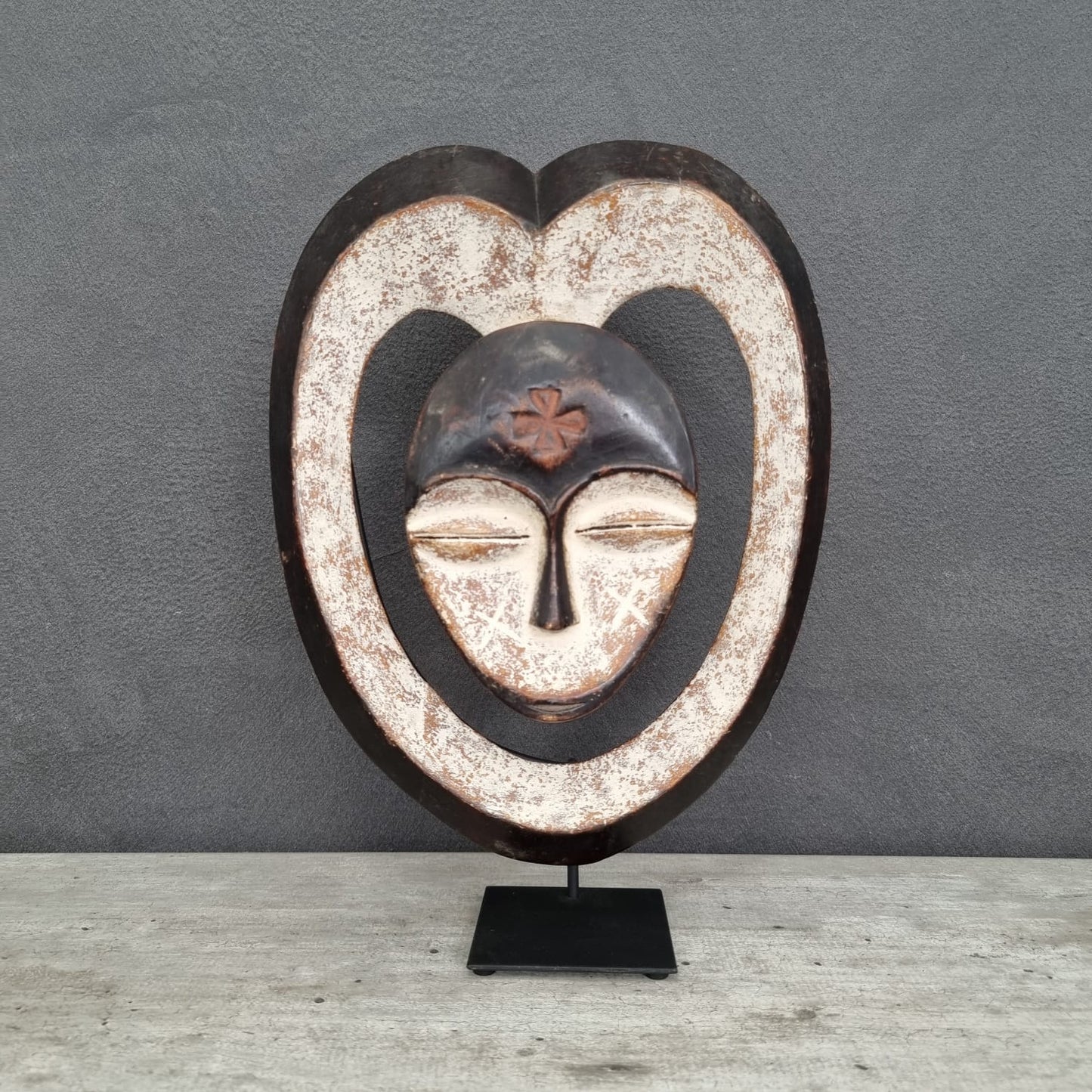 KWELE MASK (REPUBLIC OF CONGO) HEART 40H
