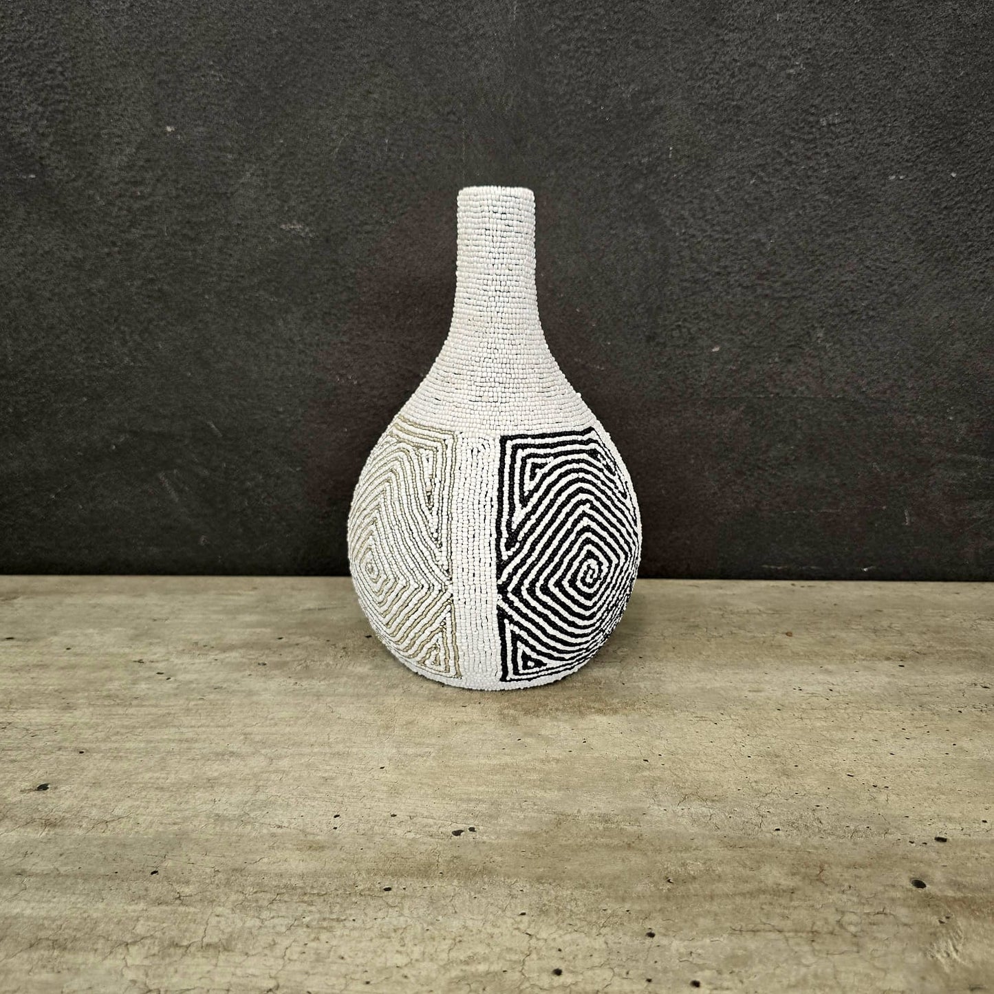 SAO VASE (SOUTH AFRICA) BEADED MED