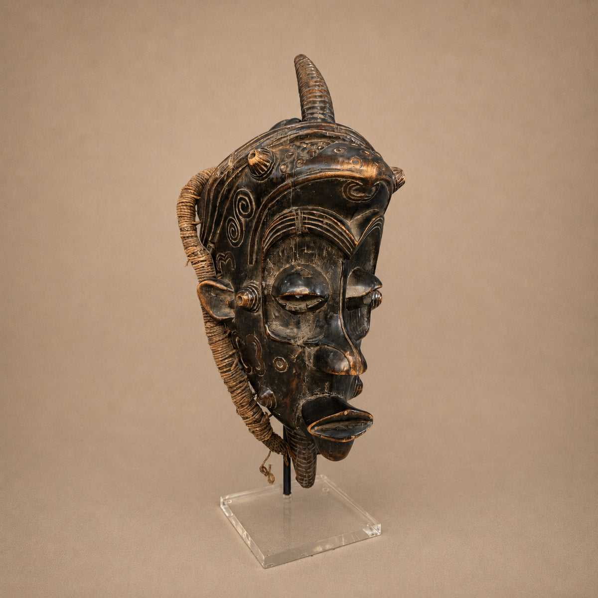 LUALWA MASK (REPUBLIC OF CONGO)