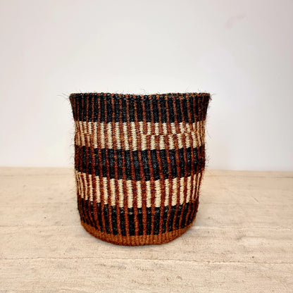 KIONDO BASKET (KENYA) PLANTER 26D 28H