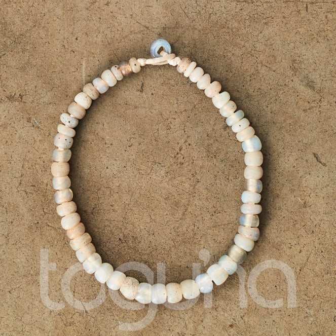 MOON/OPALINE GLASS BEAD N/L