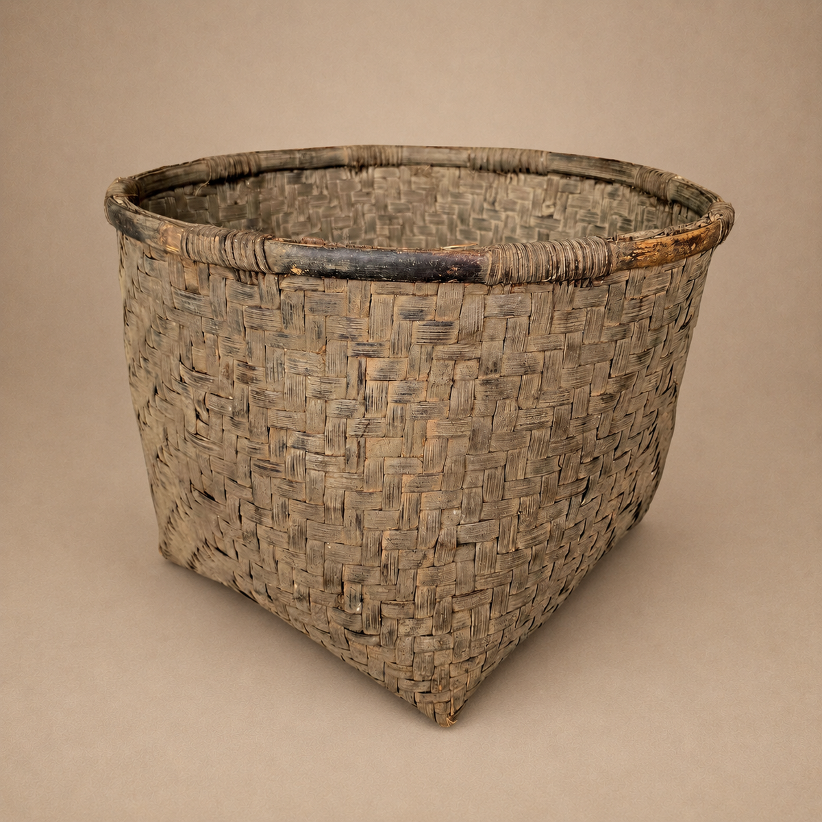 TUTSI BASKET (RWANDA) 45D 38H OLD