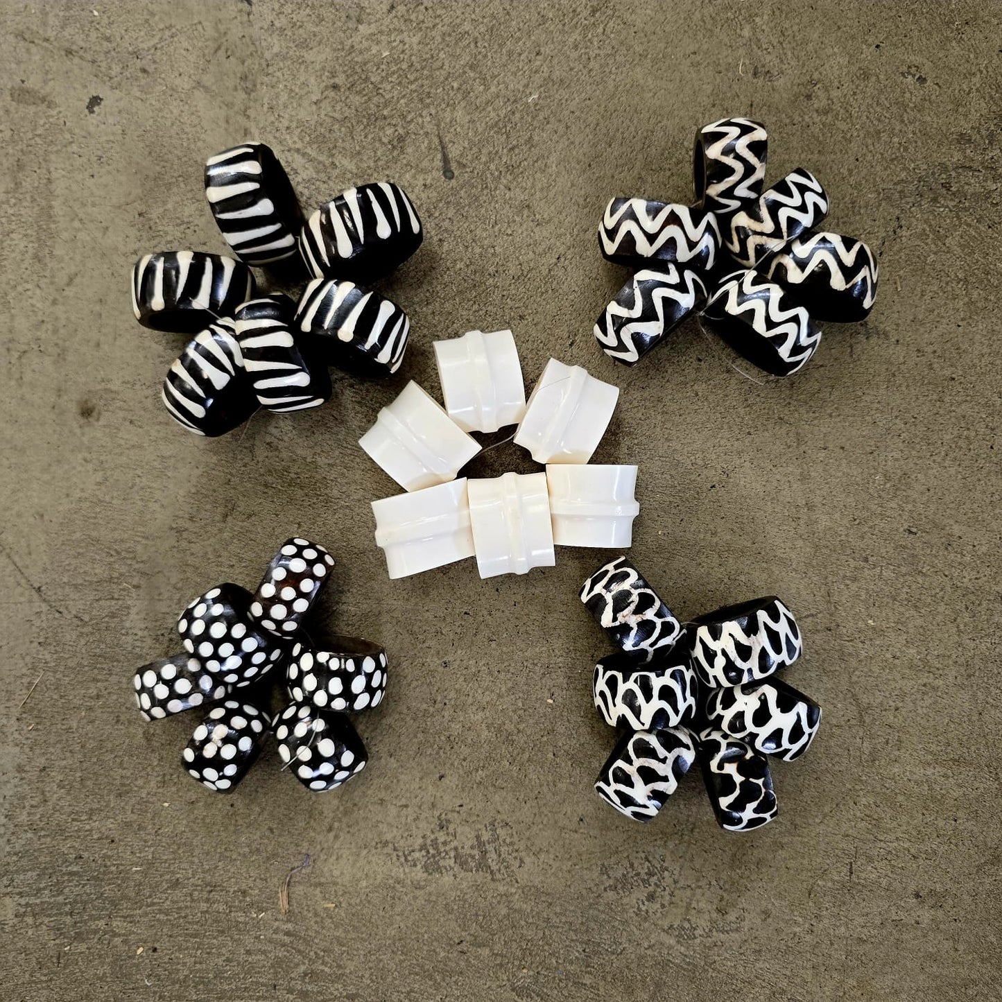 SERVIETTE RINGS (KENYA) SET 6