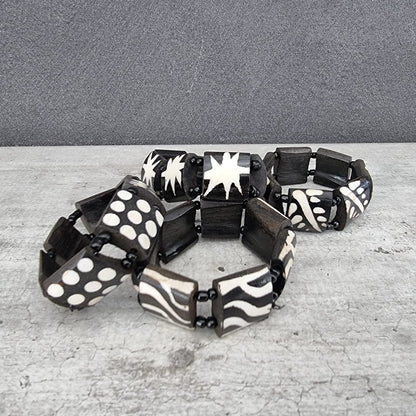 BONE BANGLE (KENYA) SQU BATIK