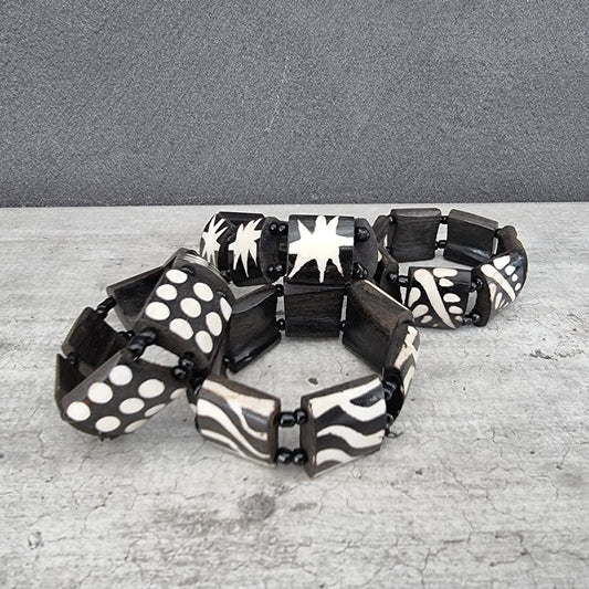 BONE BANGLE (KENYA) SQU BATIK