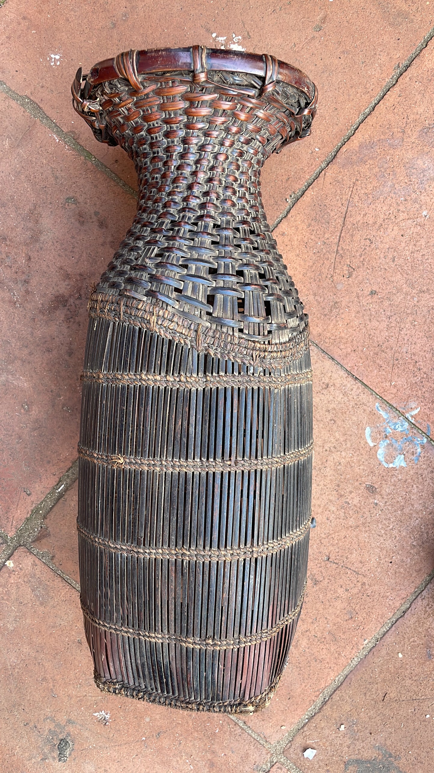 KUBA WOVEN BASKET (DRC) OLD