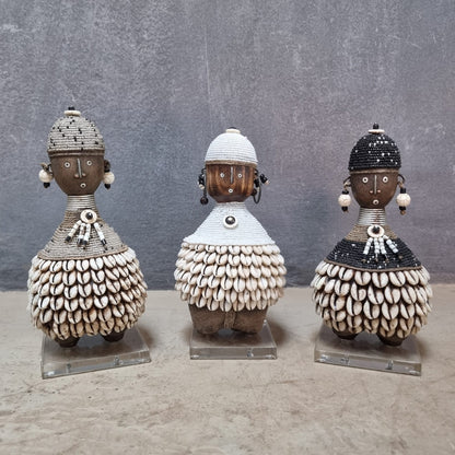 NAMJI DOLL (CAMEROON) LUX 18-24H