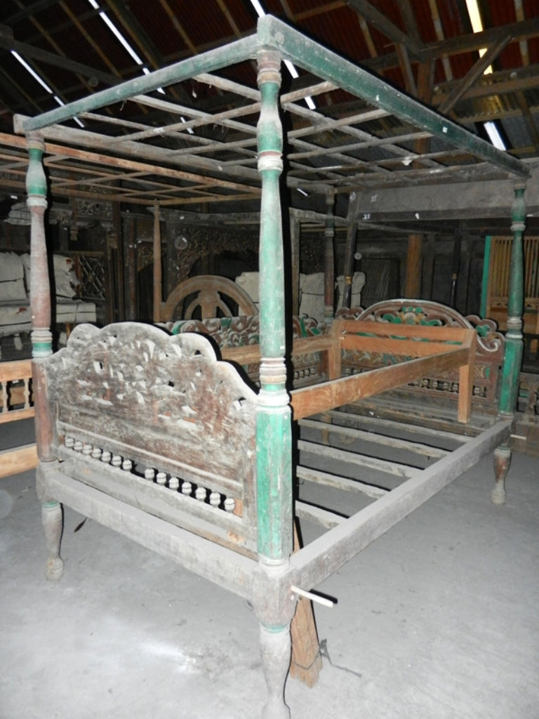 ANTIQUE 4 POSTER BED (INDONESIA) 230L 185W 200H BLUE/WHITE